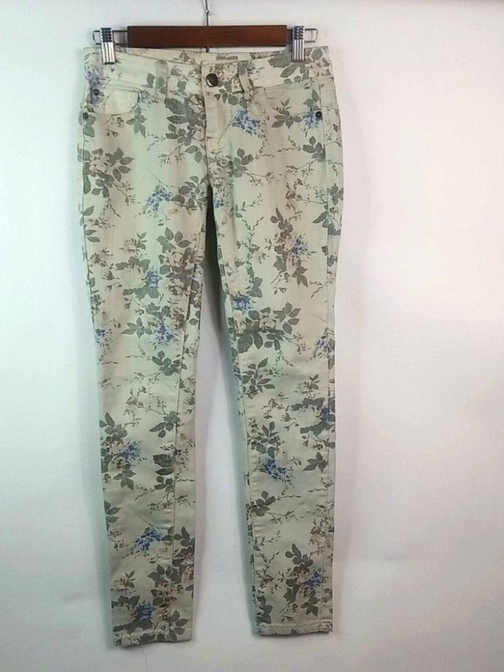 1st Kiss 2 28x28.5 Creme Flowered Skinny Jeans